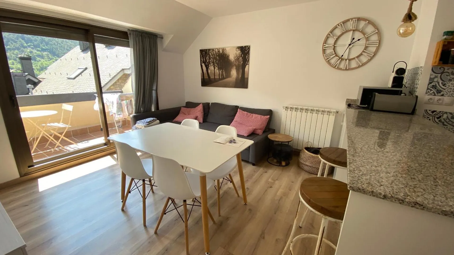 Casa Cris Encamp Apartment